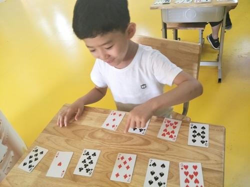 开发孩子智力扑克玩法_扑克牌儿童游戏_GG扑克报名流程
